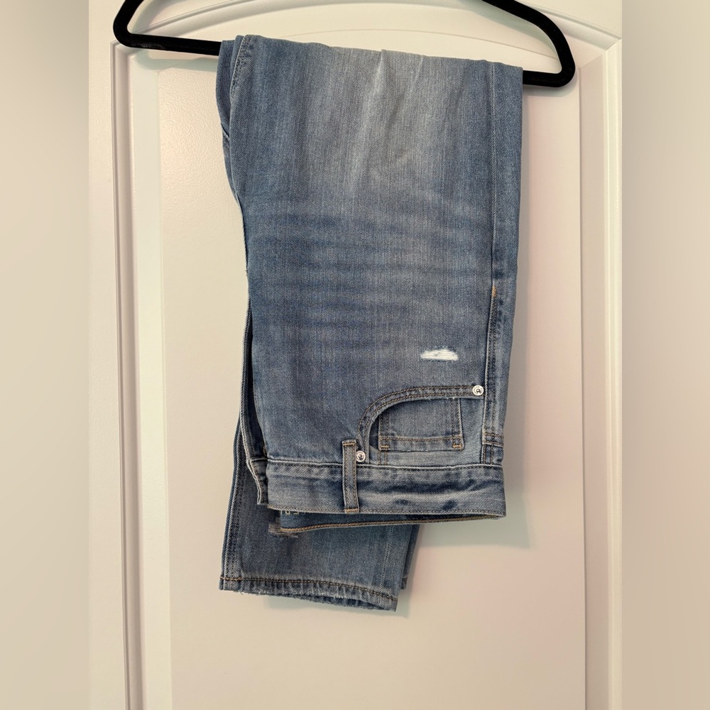 American Eagle Outfitters Distressed Mom Jean